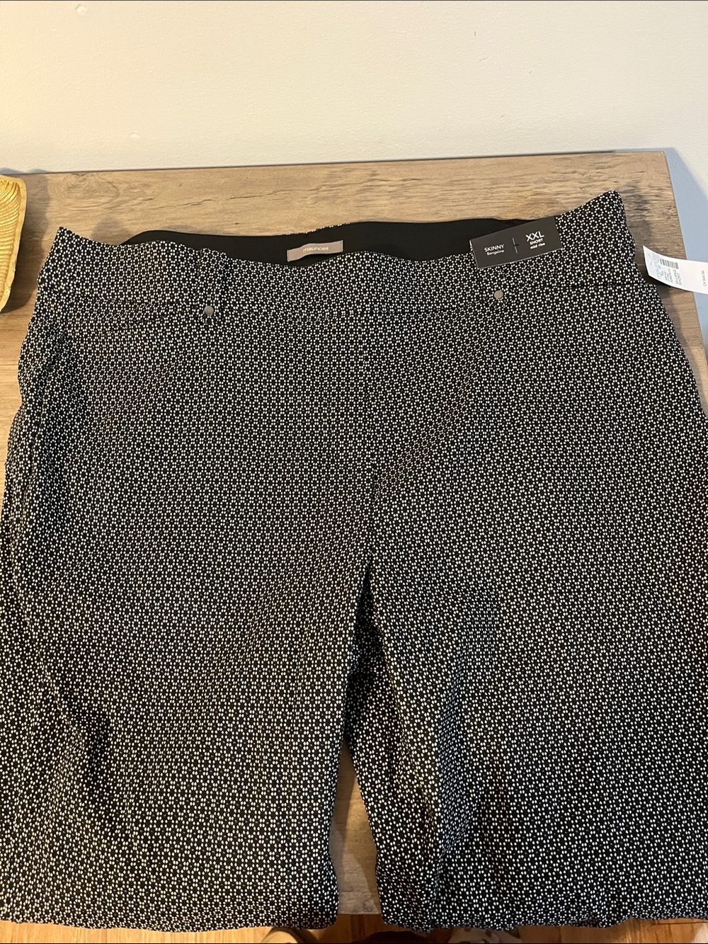 Black & White Geometric Women’s Pants